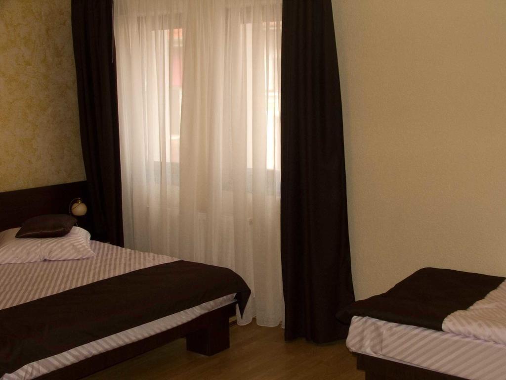 Pension Cleopatra Târgu-Mureş Zewnętrze zdjęcie
