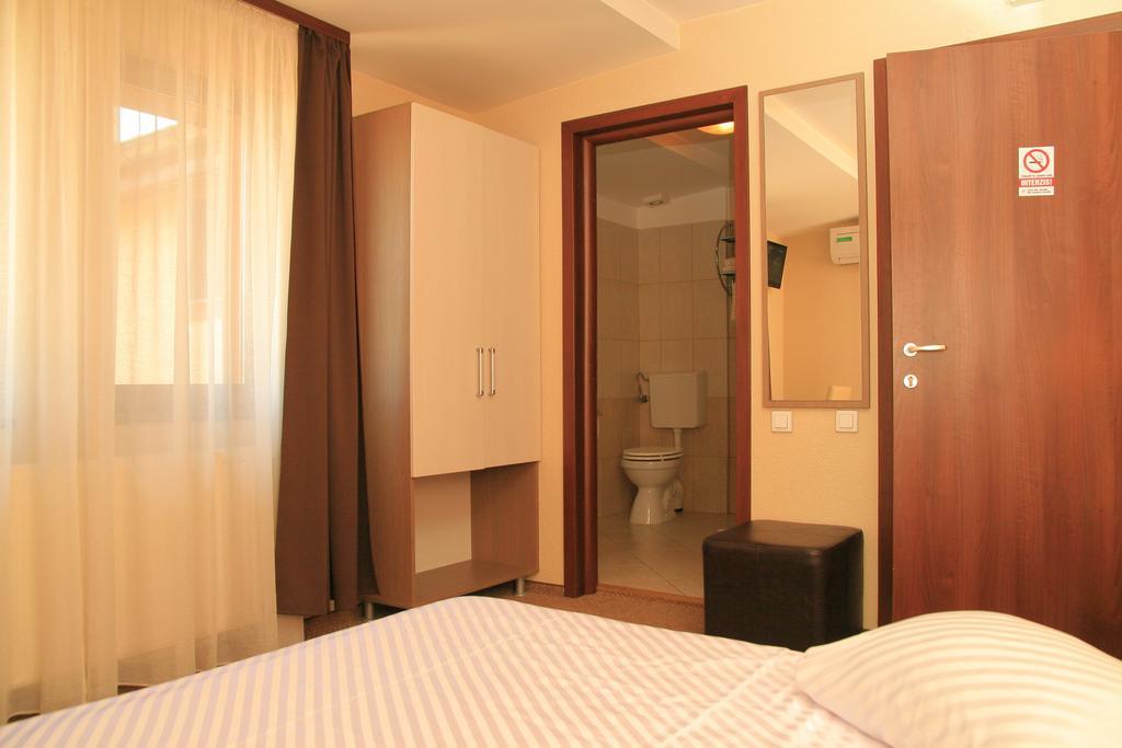 Pension Cleopatra Târgu-Mureş Zewnętrze zdjęcie