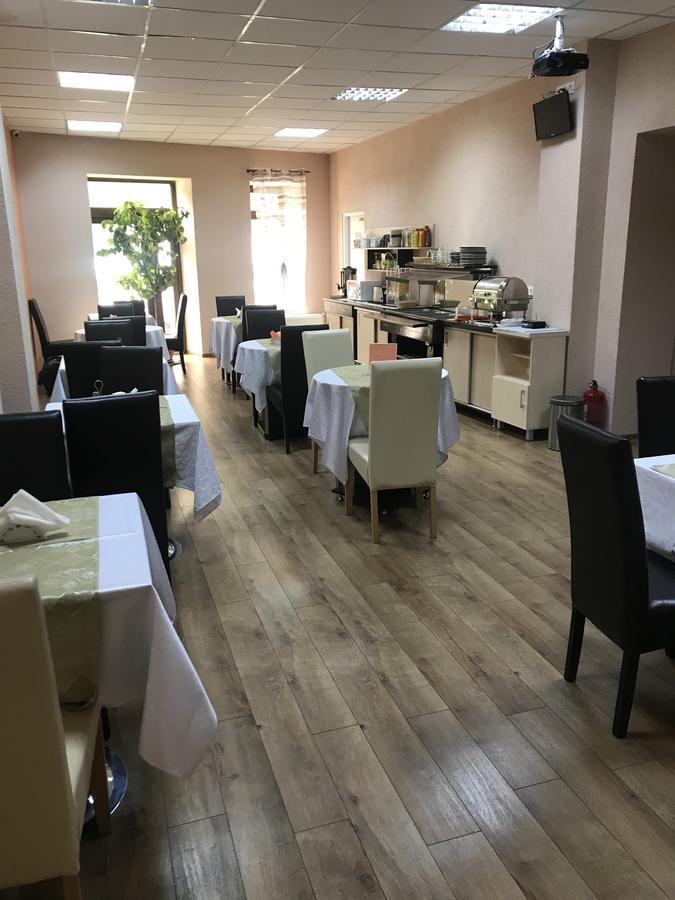 Pension Cleopatra Târgu-Mureş Zewnętrze zdjęcie